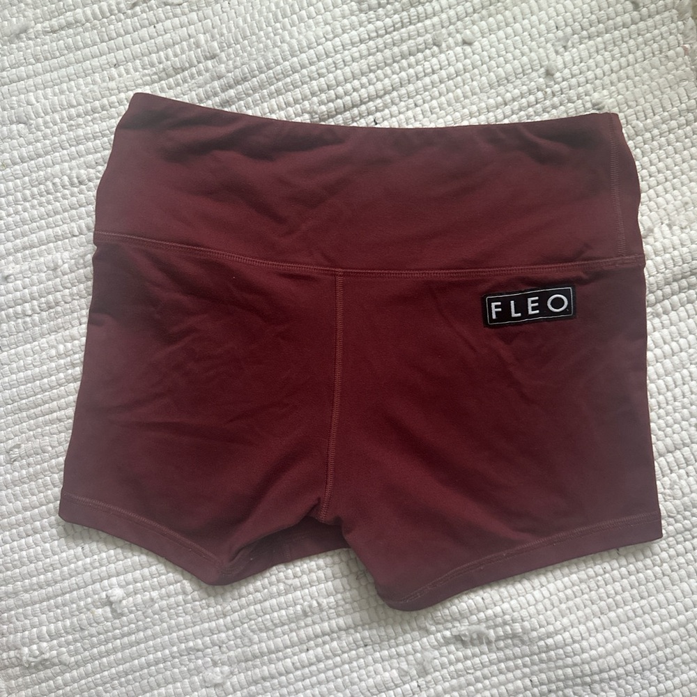 FLEO BURGUNDY SHORT